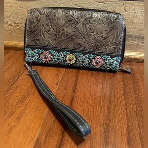 P&G Floral Embossed Embroidered Western‎ Cowgirl Wristlet Wallet Cardholder